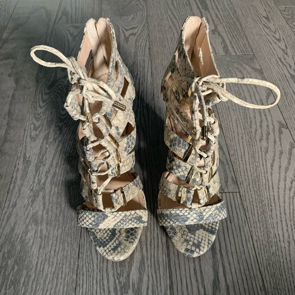 Gorgeous Vince Camuto Heels✨ - Picture 3 of 11